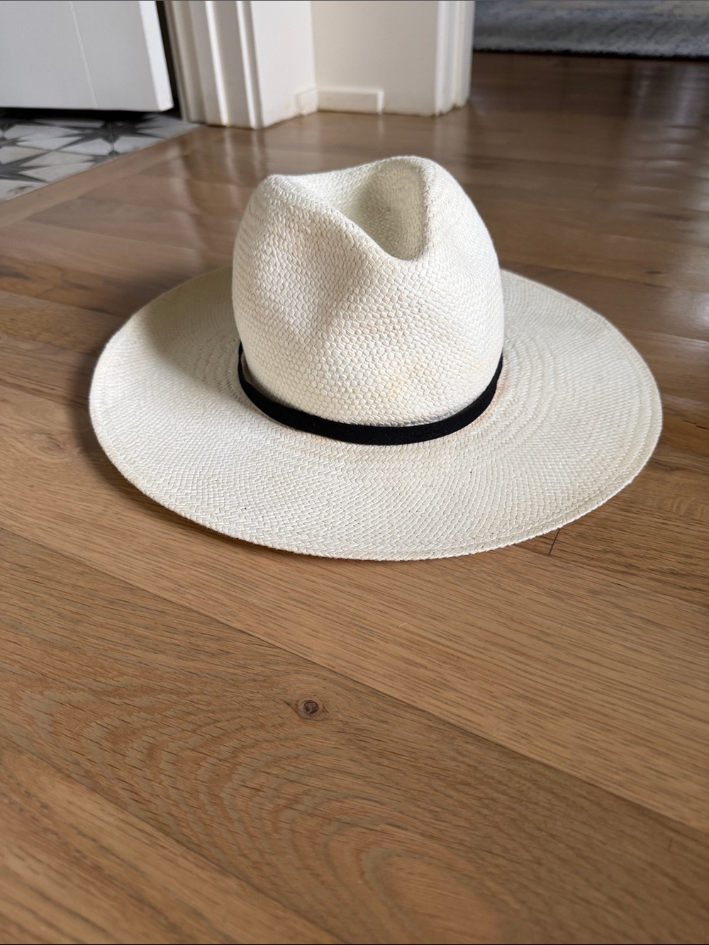 Janessa Leone Lyra Wide Brim Straw Fedora Hat with Black Band size M - Picture 2 of 9
